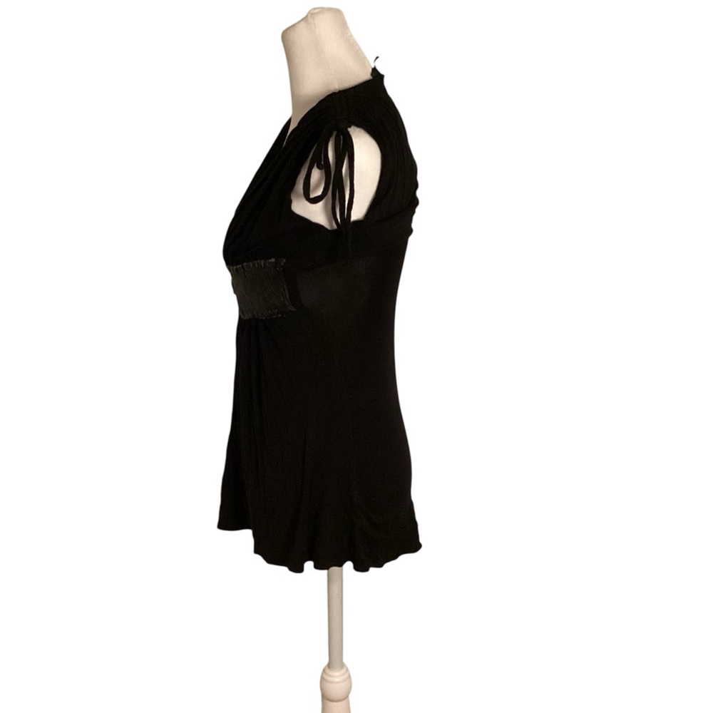 Sky Small Black Sleeveless Blouse with Leather Belt - Picture 5 of 10